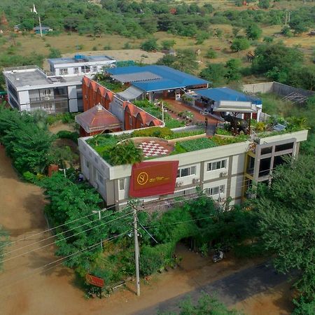 Sky View Hotel Баган Екстериор снимка
