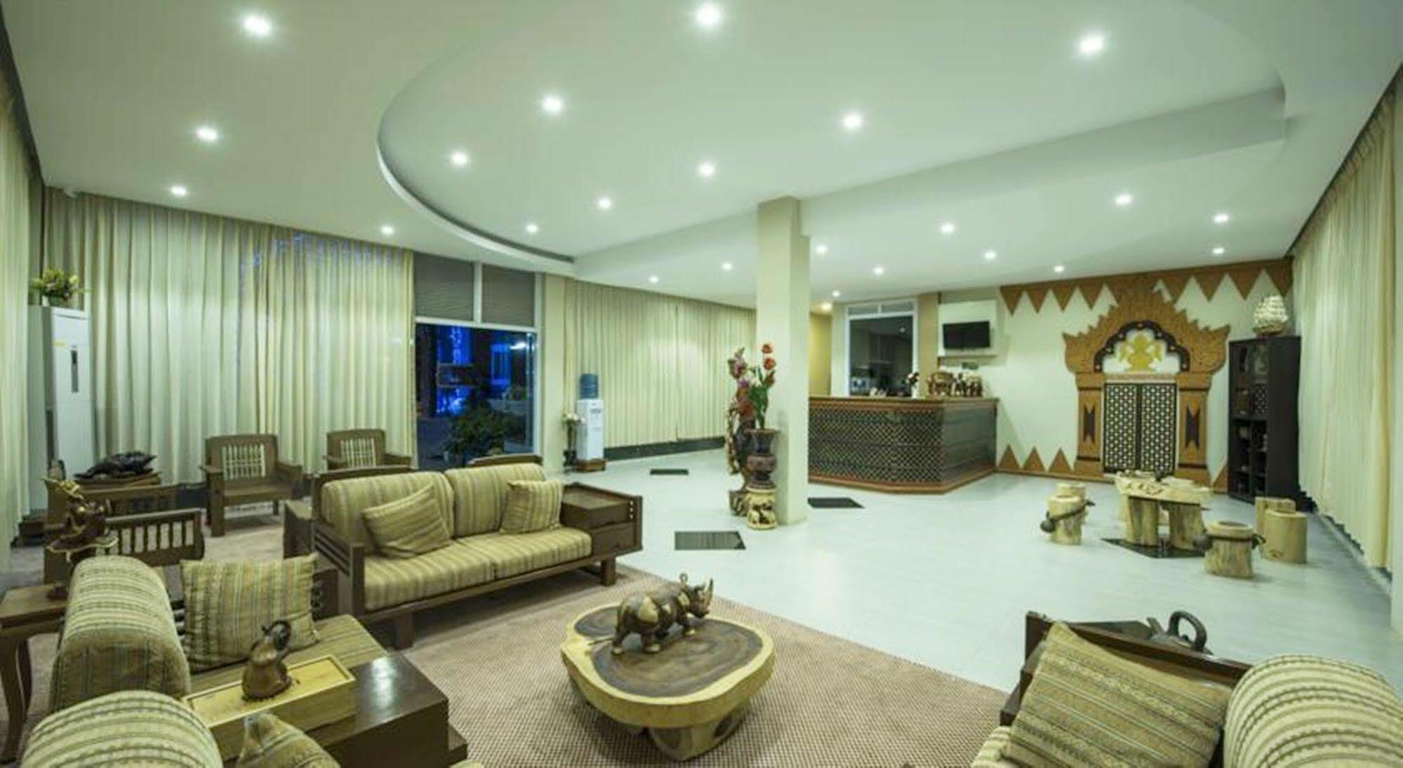 Sky View Hotel Баган Екстериор снимка