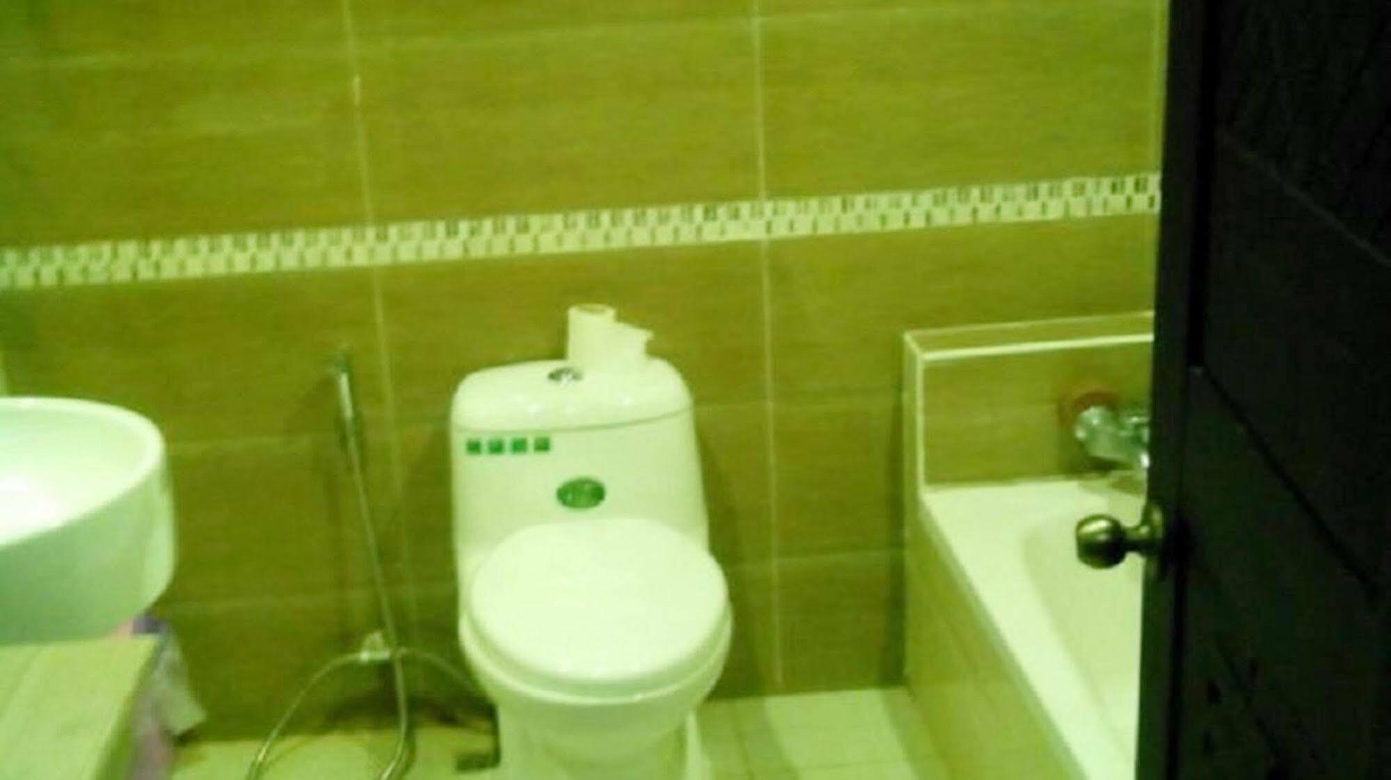 Sky View Hotel Баган Екстериор снимка
