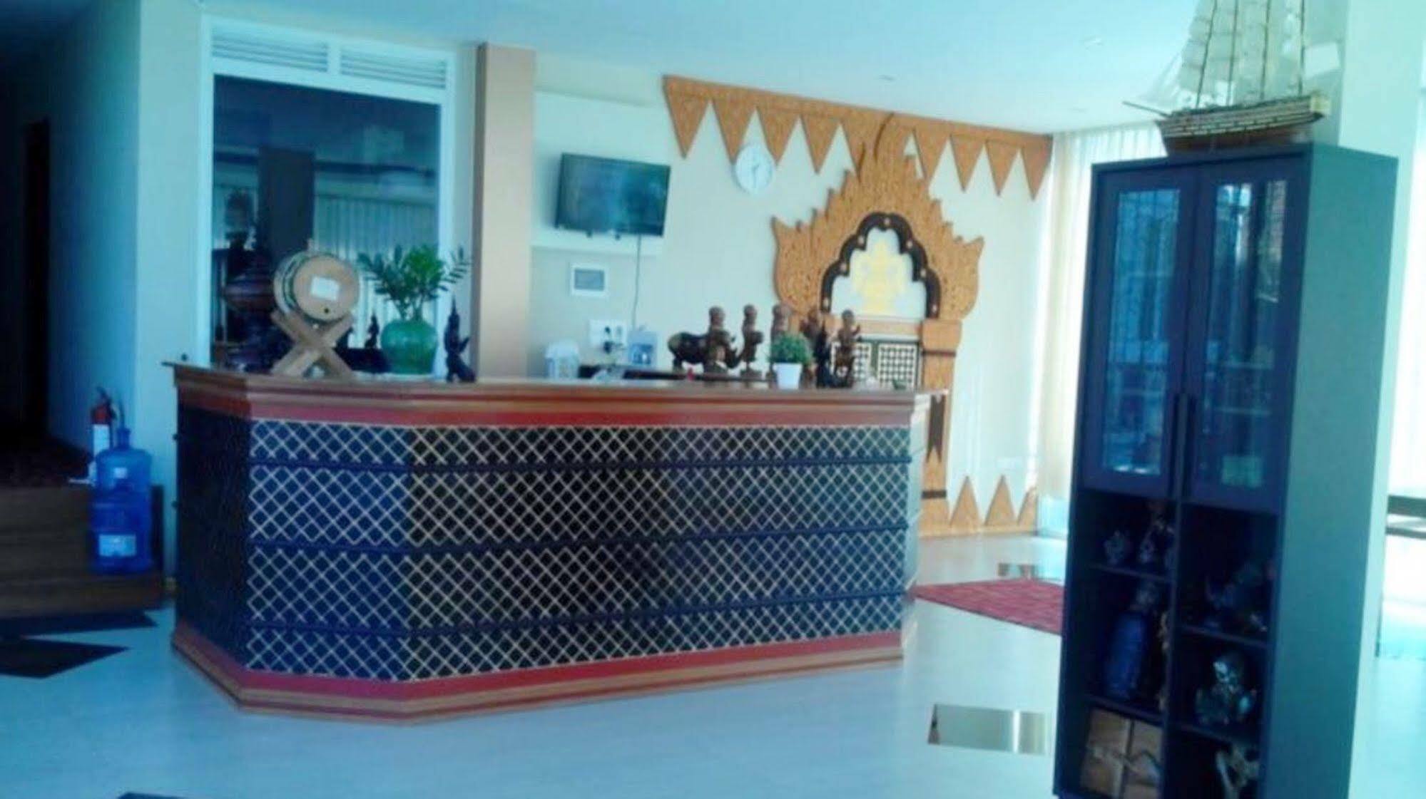Sky View Hotel Баган Екстериор снимка