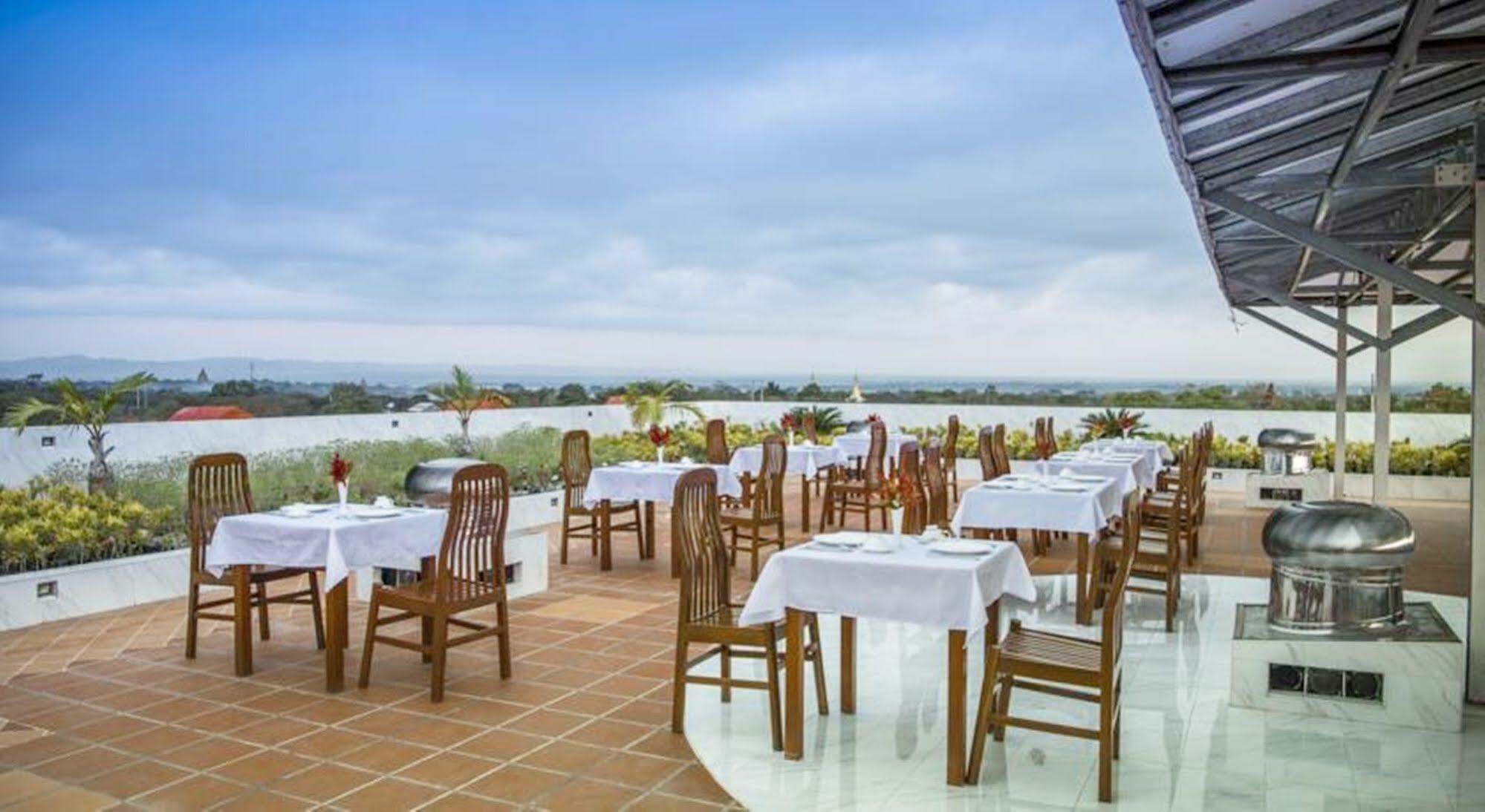 Sky View Hotel Баган Екстериор снимка