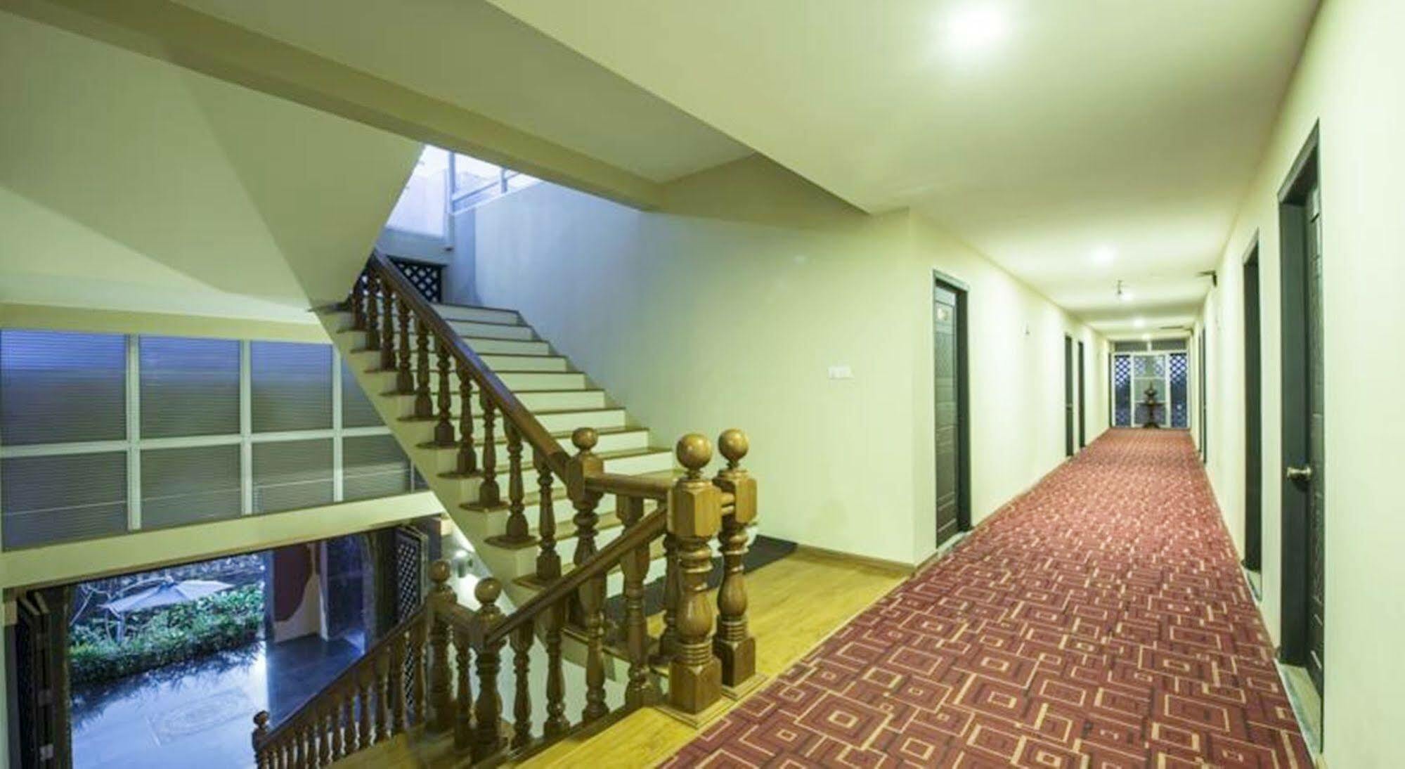 Sky View Hotel Баган Екстериор снимка